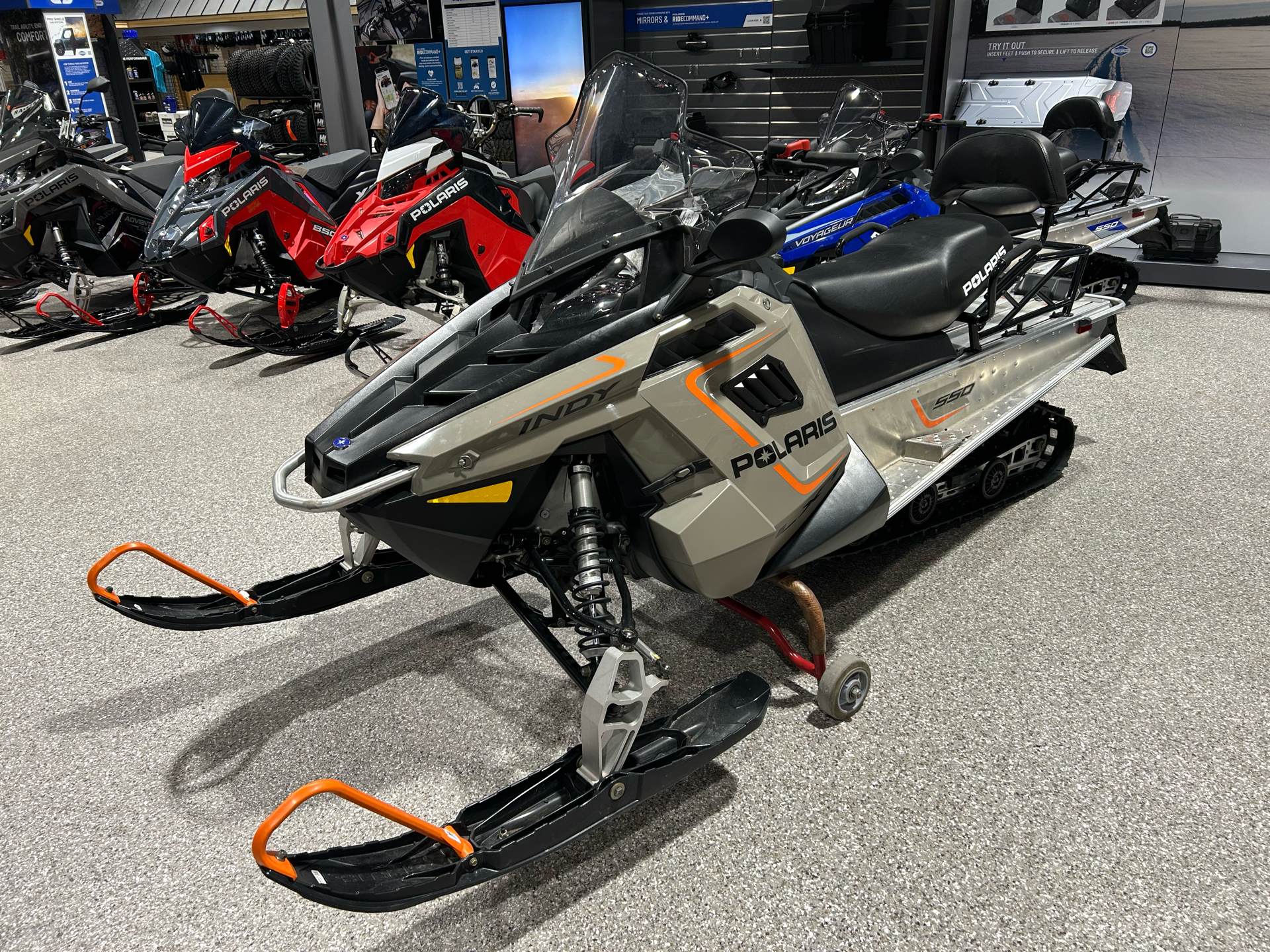 2023 Polaris 550 Indy LXT 144 ES in Gorham, New Hampshire - Photo 9