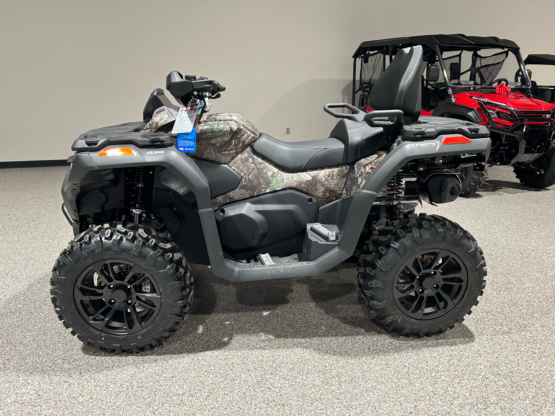 2025 CFMOTO CForce 800 Touring in Gorham, New Hampshire - Photo 4