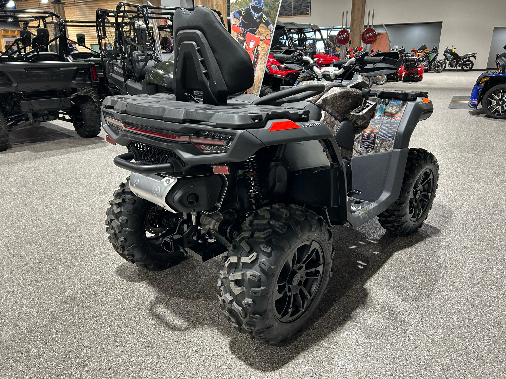 2025 CFMOTO CForce 800 Touring in Gorham, New Hampshire - Photo 7