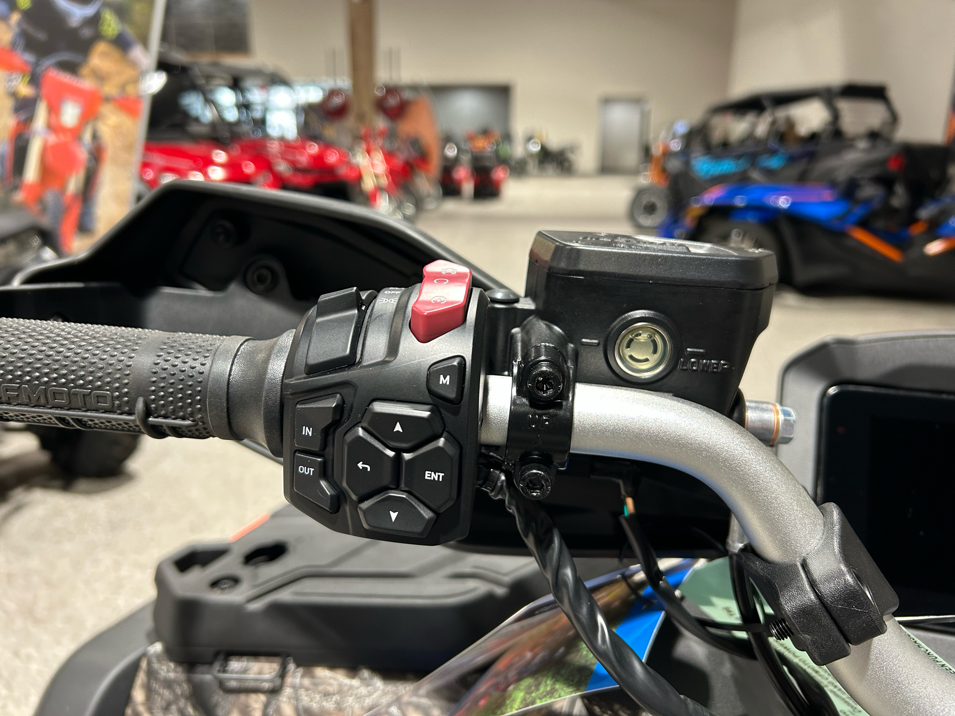 2025 CFMOTO CForce 800 Touring in Gorham, New Hampshire - Photo 11