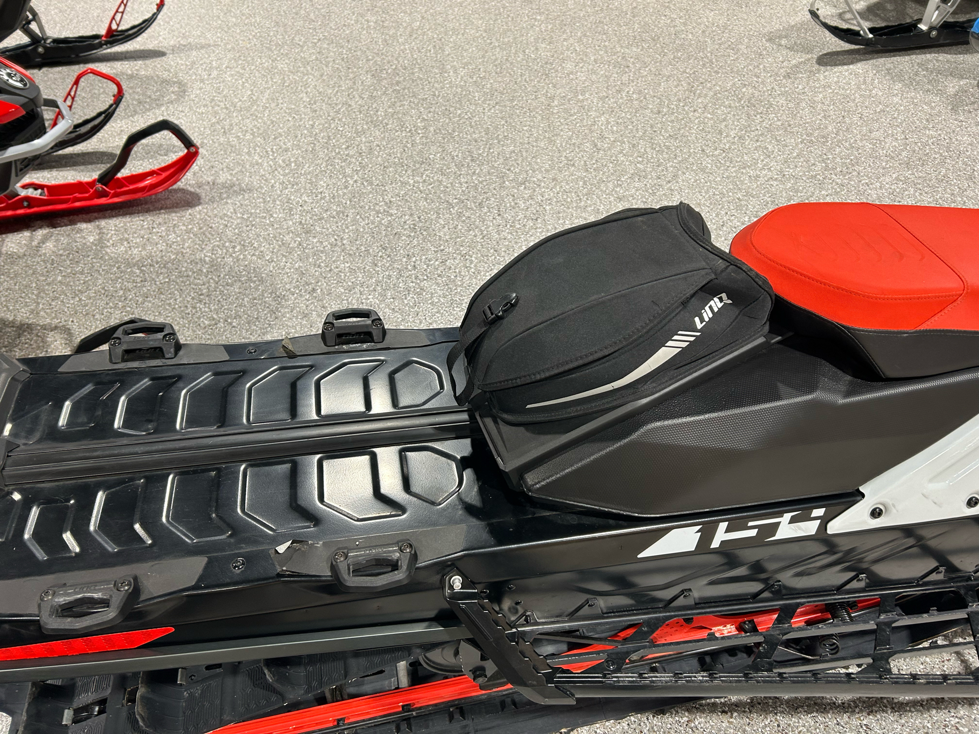 2021 Ski-Doo Summit X Expert 154 850 E-TEC SHOT PowderMax Light FlexEdge 2.5 in Gorham, New Hampshire - Photo 9