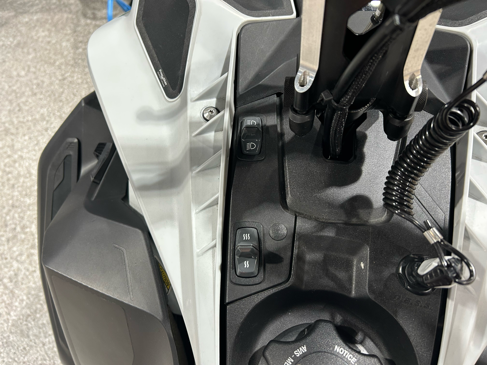 2021 Ski-Doo Summit X Expert 154 850 E-TEC SHOT PowderMax Light FlexEdge 2.5 in Gorham, New Hampshire - Photo 11