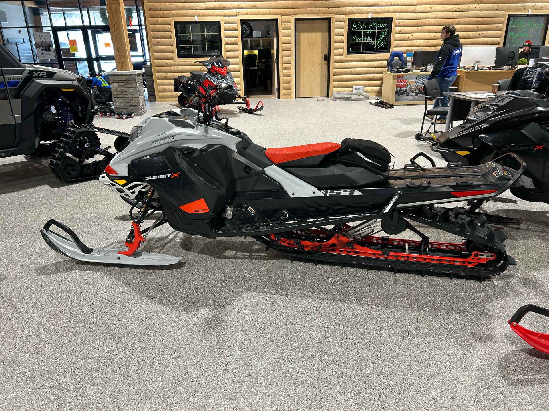 2021 Ski-Doo Summit X Expert 154 850 E-TEC SHOT PowderMax Light FlexEdge 2.5 in Gorham, New Hampshire - Photo 6