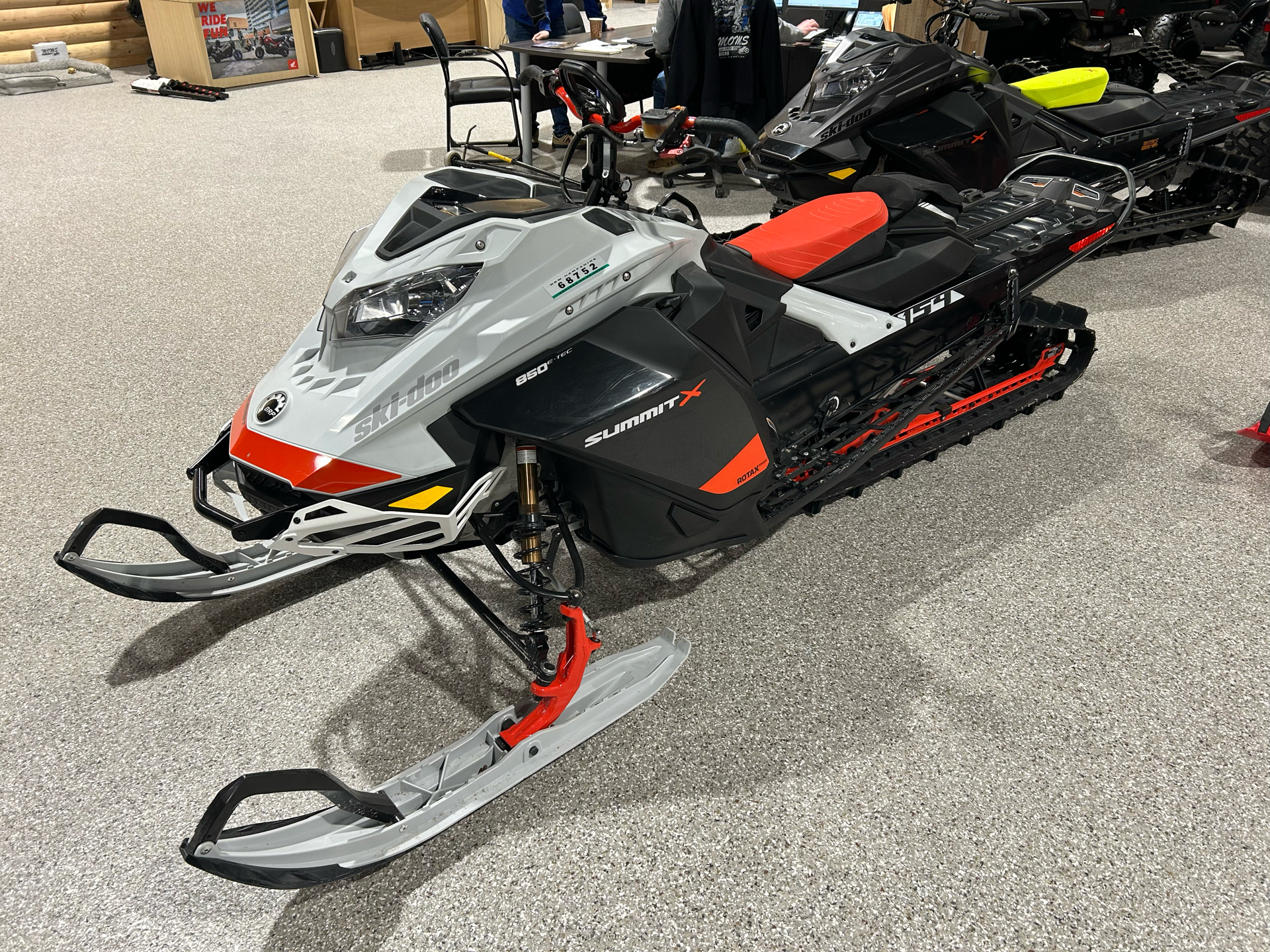 2021 Ski-Doo Summit X Expert 154 850 E-TEC SHOT PowderMax Light FlexEdge 2.5 in Gorham, New Hampshire - Photo 7