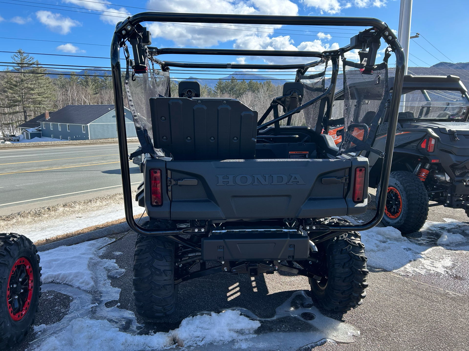 2024 Honda Pioneer 1000-5 Deluxe in Gorham, New Hampshire - Photo 15