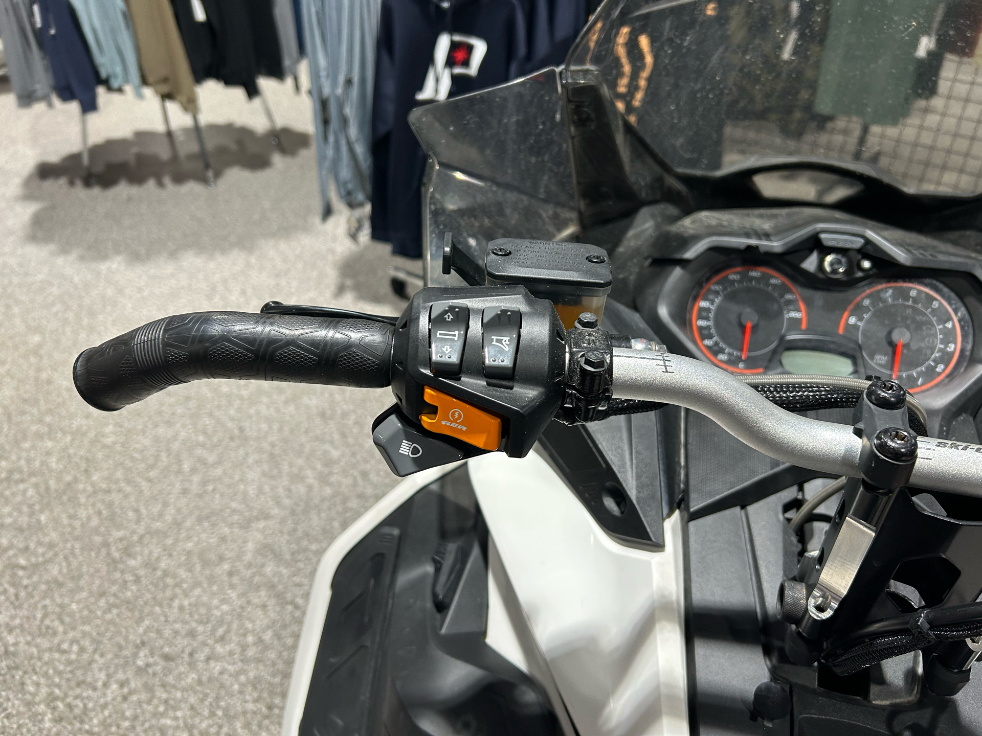 2019 Ski-Doo Renegade Adrenaline 850 E-TEC in Gorham, New Hampshire - Photo 7