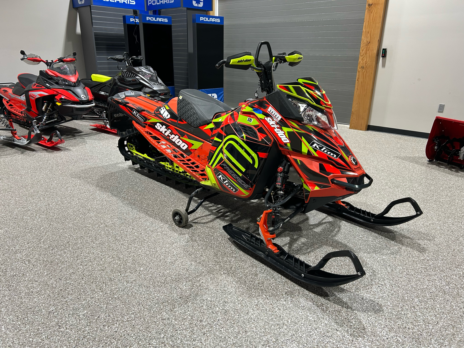2016 Ski-Doo Freeride 146 800R E-TEC, PowderMax 2.5" in Gorham, New Hampshire - Photo 4