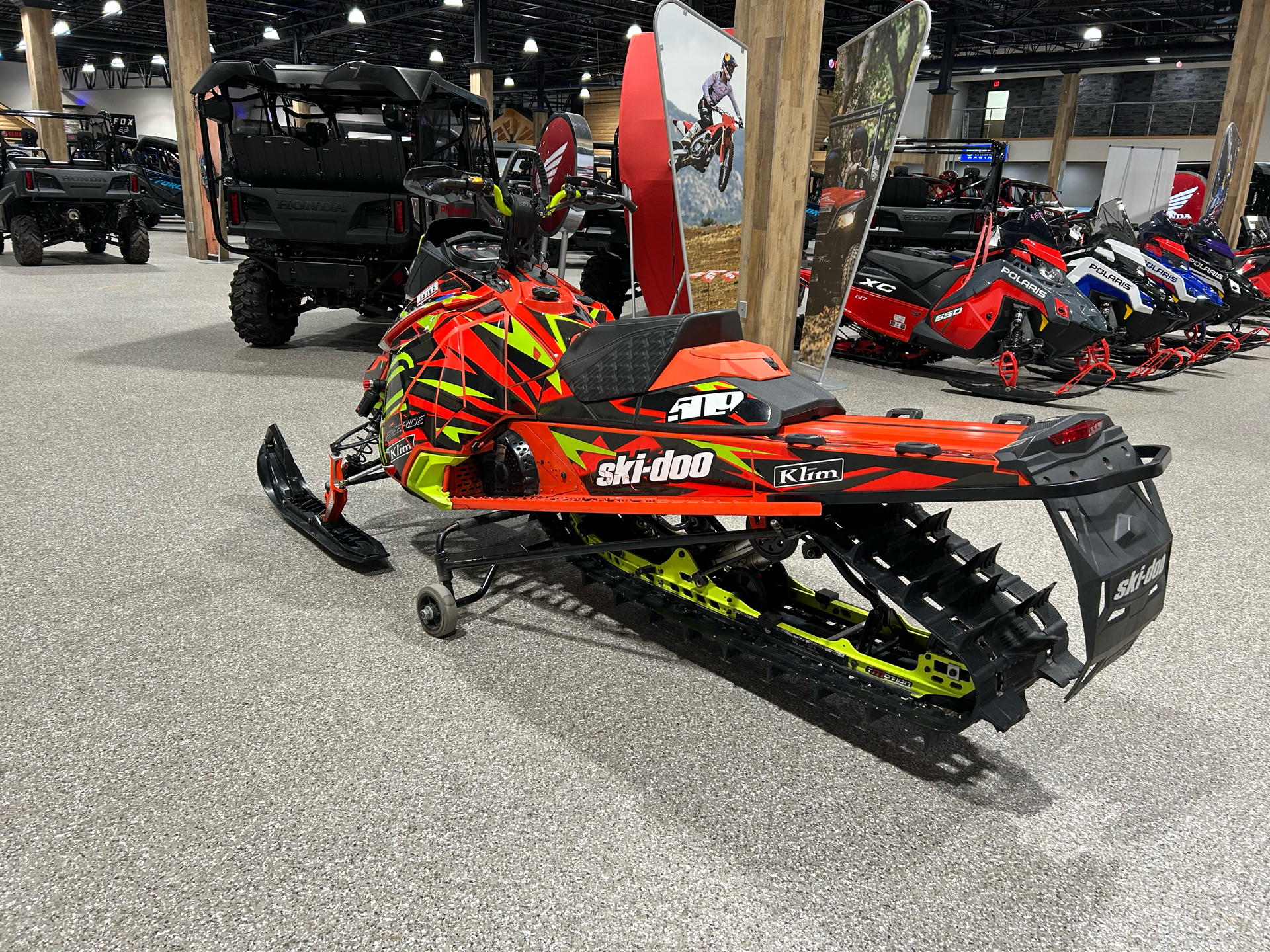 2016 Ski-Doo Freeride 146 800R E-TEC, PowderMax 2.5" in Gorham, New Hampshire - Photo 12