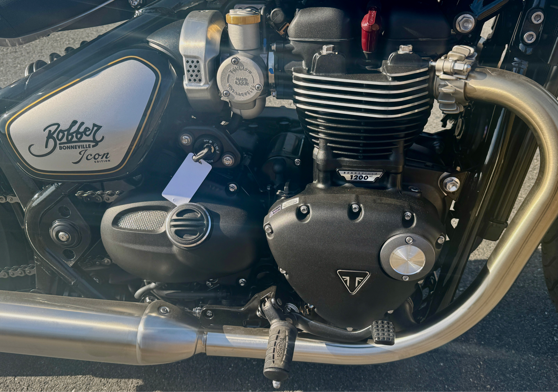 2025 Triumph Bonneville Bobber in Manchester, New Hampshire - Photo 19