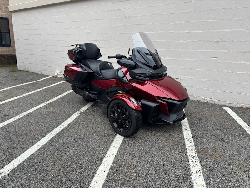 2024 Can-Am Spyder RT Limited in Manchester, New Hampshire - Photo 2