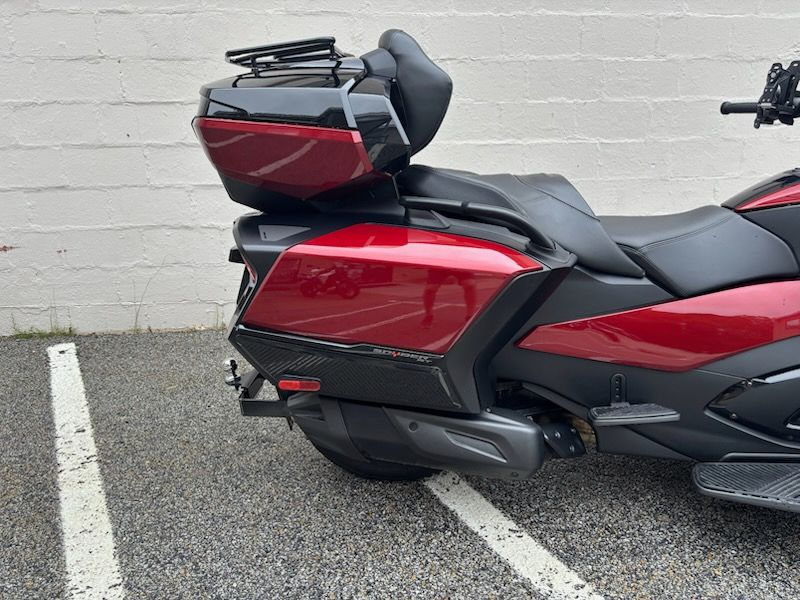 2024 Can-Am Spyder RT Limited in Manchester, New Hampshire - Photo 11