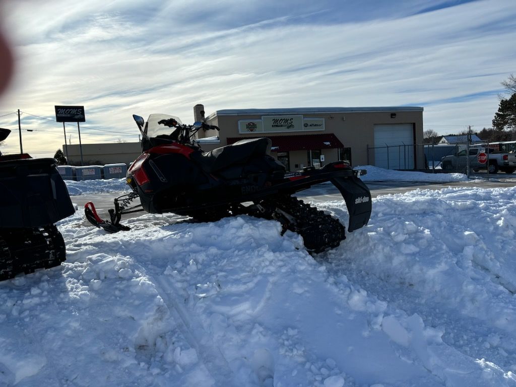 2020 Ski-Doo Renegade Enduro 900 ACE Turbo ES in Manchester, New Hampshire - Photo 6