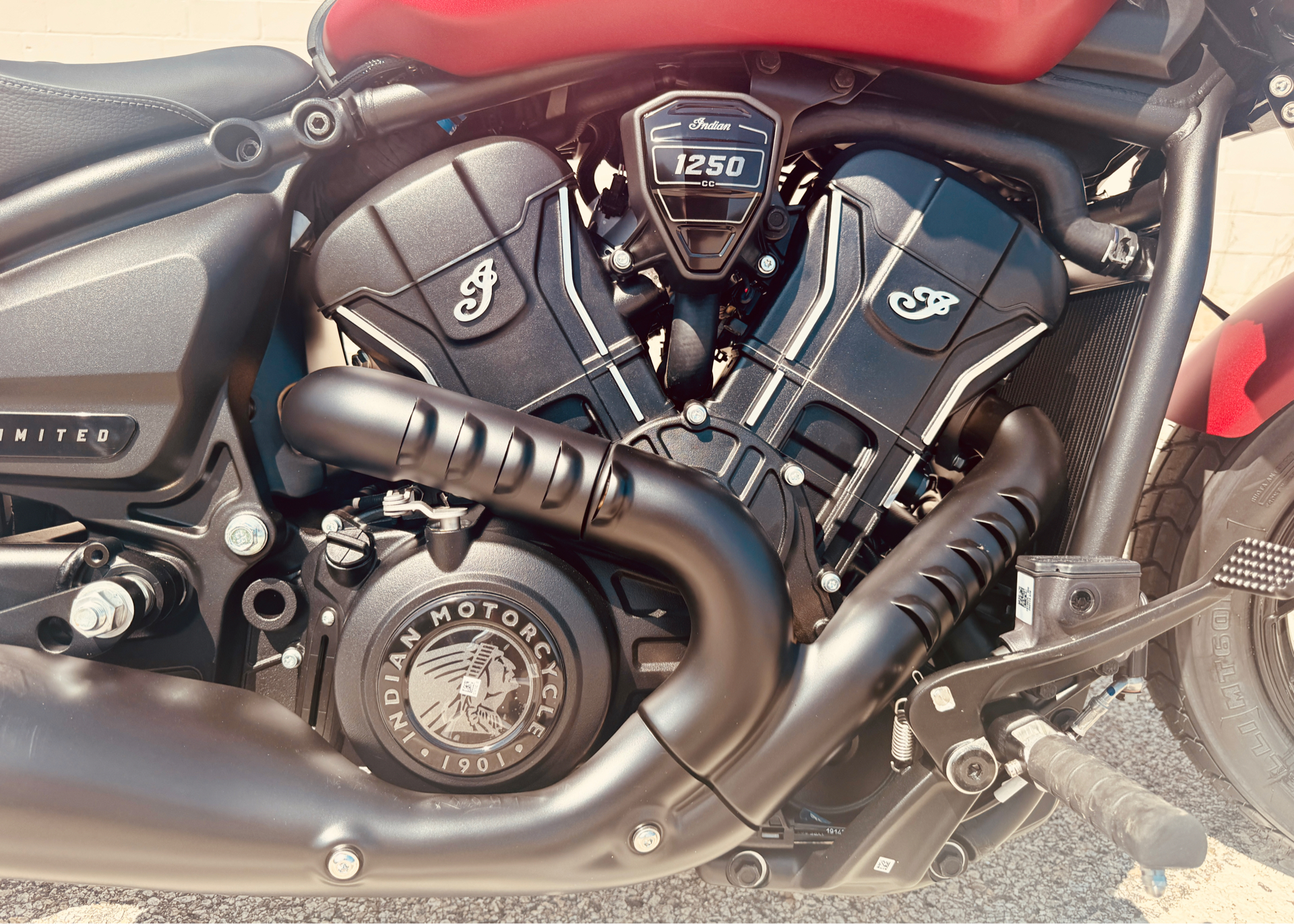 2025 Indian Motorcycle Scout® Bobber Limited in Manchester, New Hampshire - Photo 2