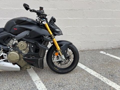 2022 Ducati Streetfighter V4 S in Manchester, New Hampshire - Photo 9