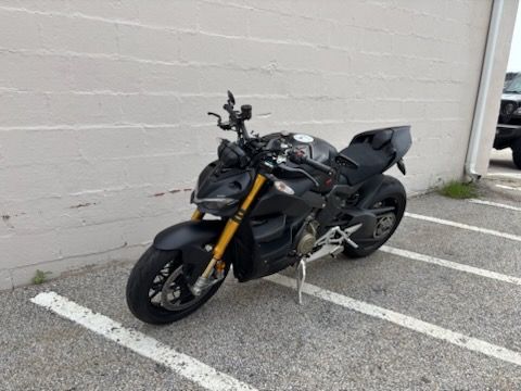 2022 Ducati Streetfighter V4 S in Manchester, New Hampshire - Photo 5