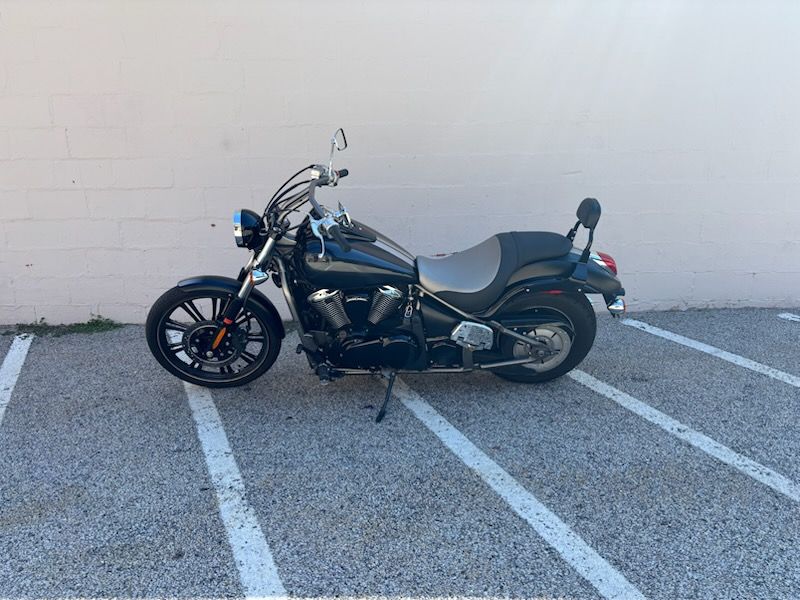 2010 Kawasaki Vulcan® 900 Custom in Manchester, New Hampshire - Photo 4