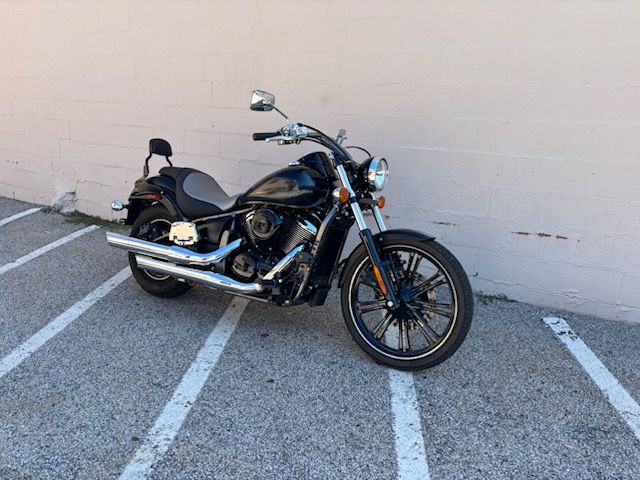 2010 Kawasaki Vulcan® 900 Custom in Manchester, New Hampshire - Photo 2