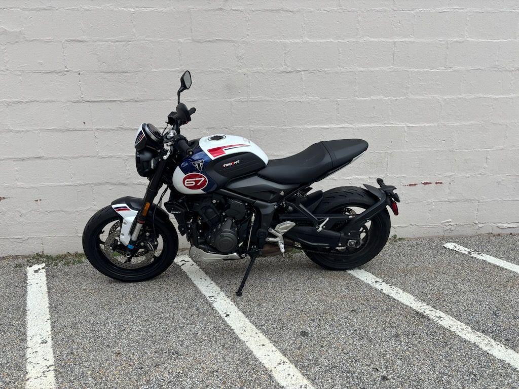 2025 Triumph Trident 660 Triple Tribute Edition in Manchester, New Hampshire - Photo 2