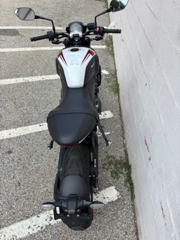 2025 Triumph Trident 660 Triple Tribute Edition in Manchester, New Hampshire - Photo 14