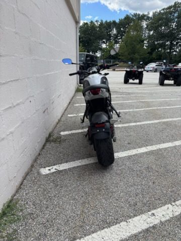 2025 Triumph Trident 660 Triple Tribute Edition in Manchester, New Hampshire - Photo 8