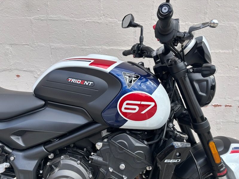 2025 Triumph Trident 660 Triple Tribute Edition in Manchester, New Hampshire - Photo 11