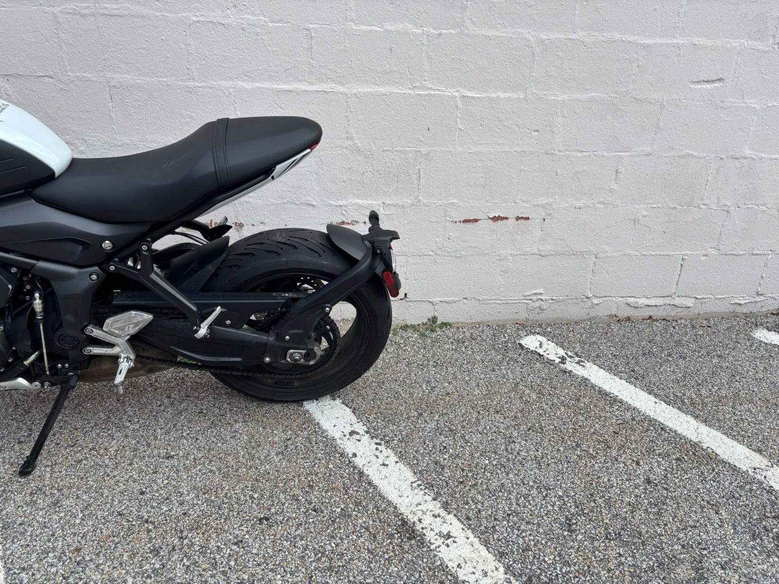 2025 Triumph Trident 660 Triple Tribute Edition in Manchester, New Hampshire - Photo 12