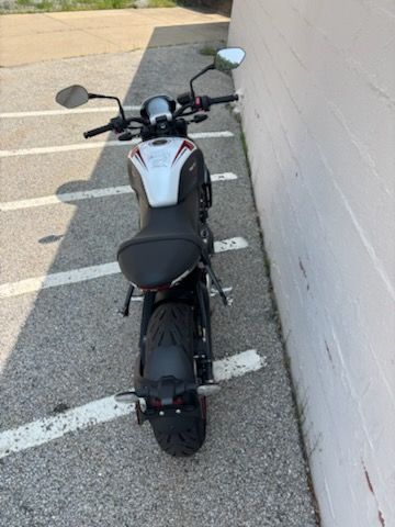 2025 Triumph Trident 660 Triple Tribute Edition in Manchester, New Hampshire - Photo 12