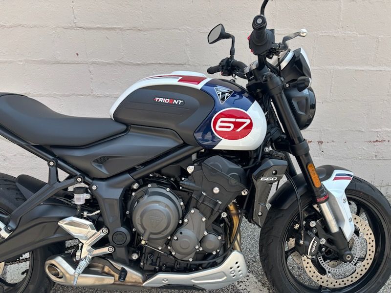 2025 Triumph Trident 660 Triple Tribute Edition in Manchester, New Hampshire - Photo 9