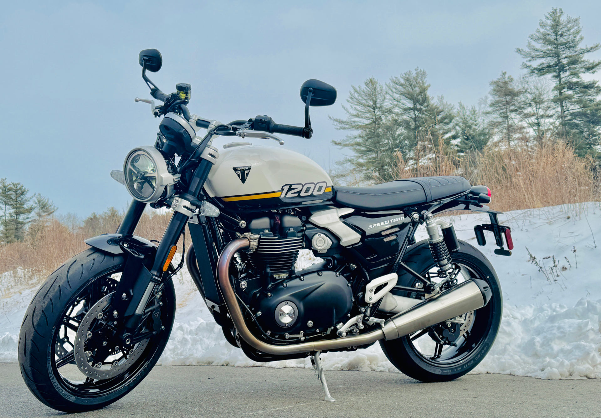 2025 Triumph Speed Twin 1200 in Manchester, New Hampshire - Photo 5