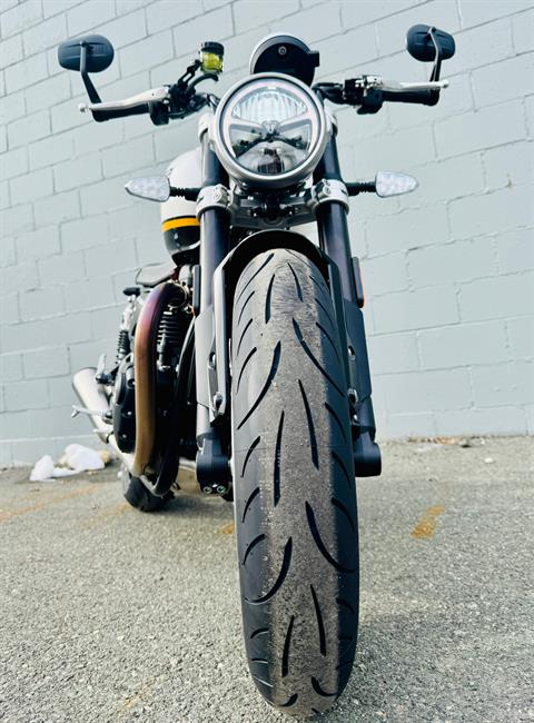 2025 Triumph Speed Twin 1200 in Manchester, New Hampshire - Photo 9
