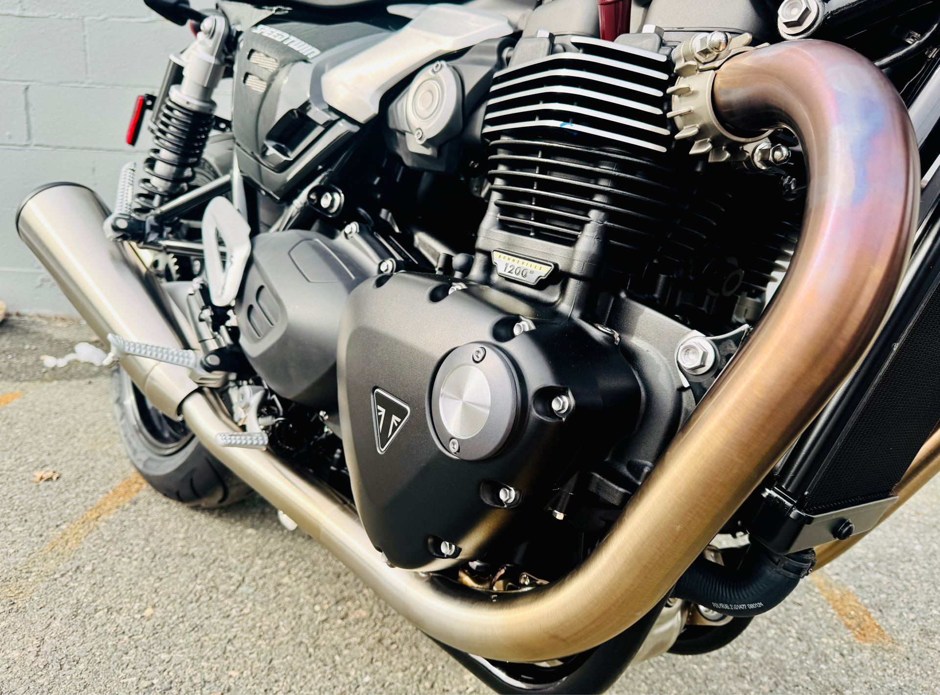 2025 Triumph Speed Twin 1200 in Manchester, New Hampshire - Photo 17