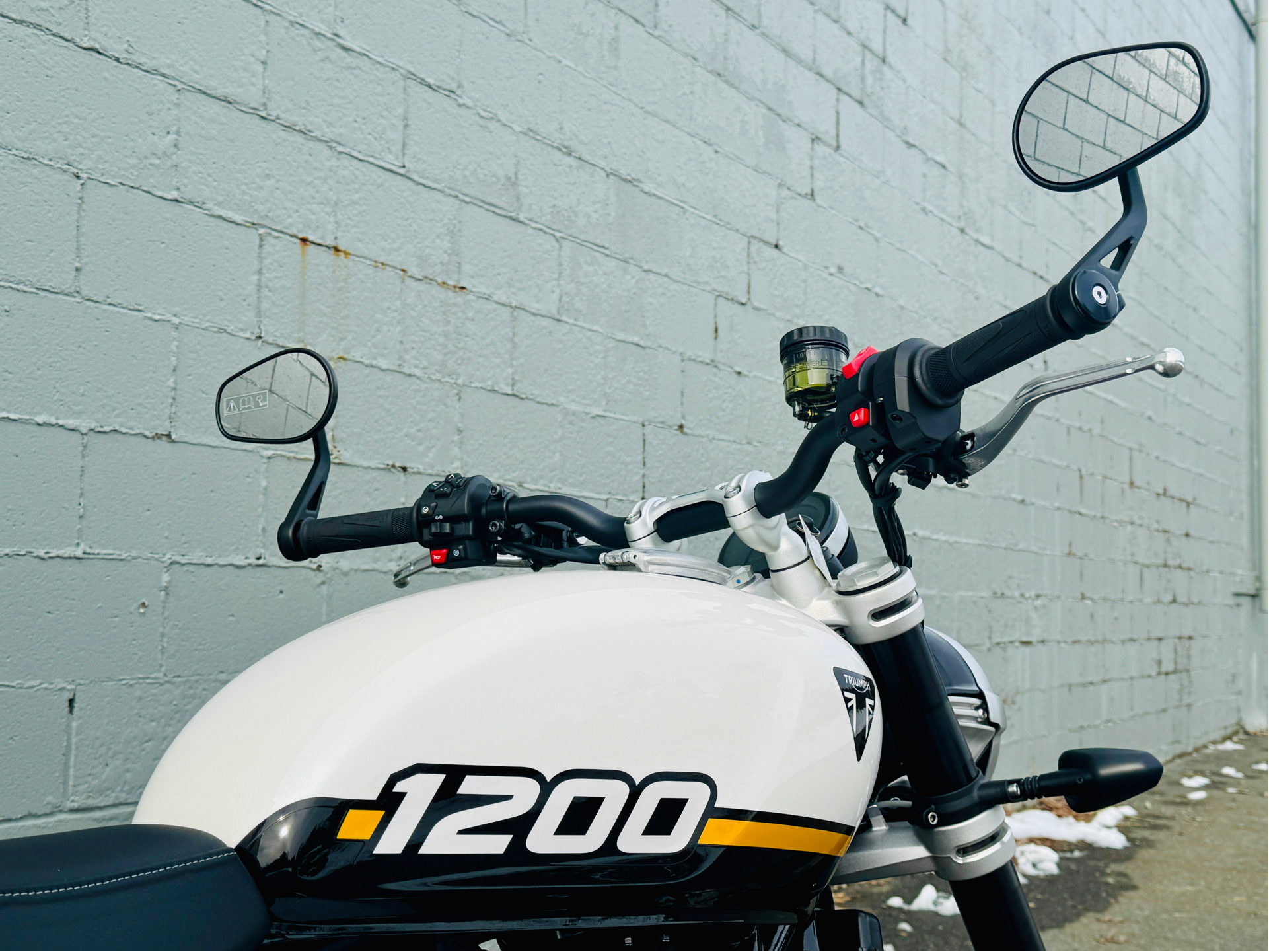 2025 Triumph Speed Twin 1200 in Manchester, New Hampshire - Photo 23