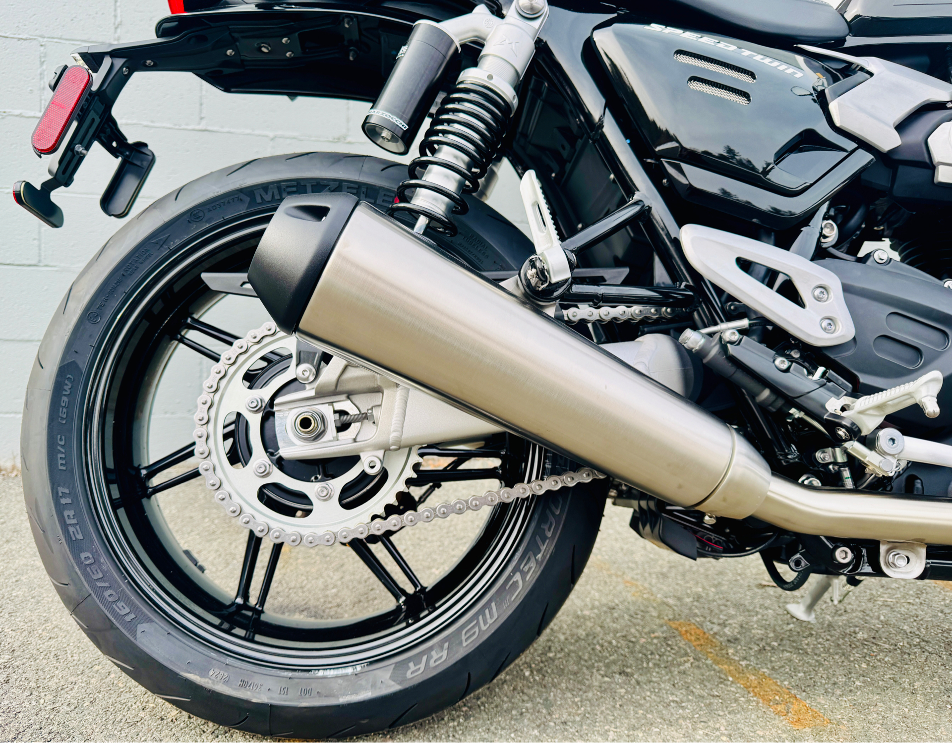 2025 Triumph Speed Twin 1200 in Manchester, New Hampshire - Photo 19