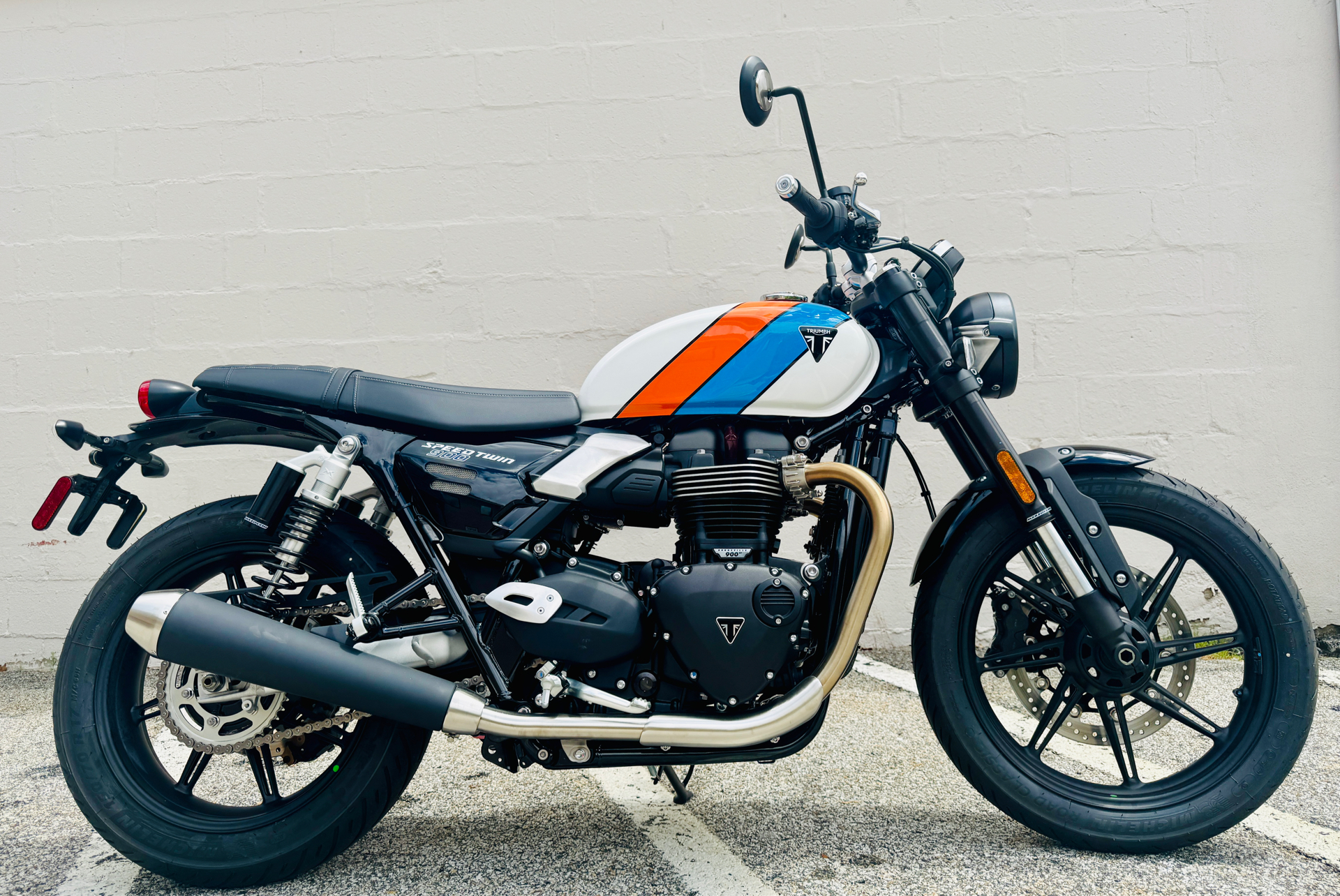 2025 Triumph Speed Twin 900 in Manchester, New Hampshire - Photo 11