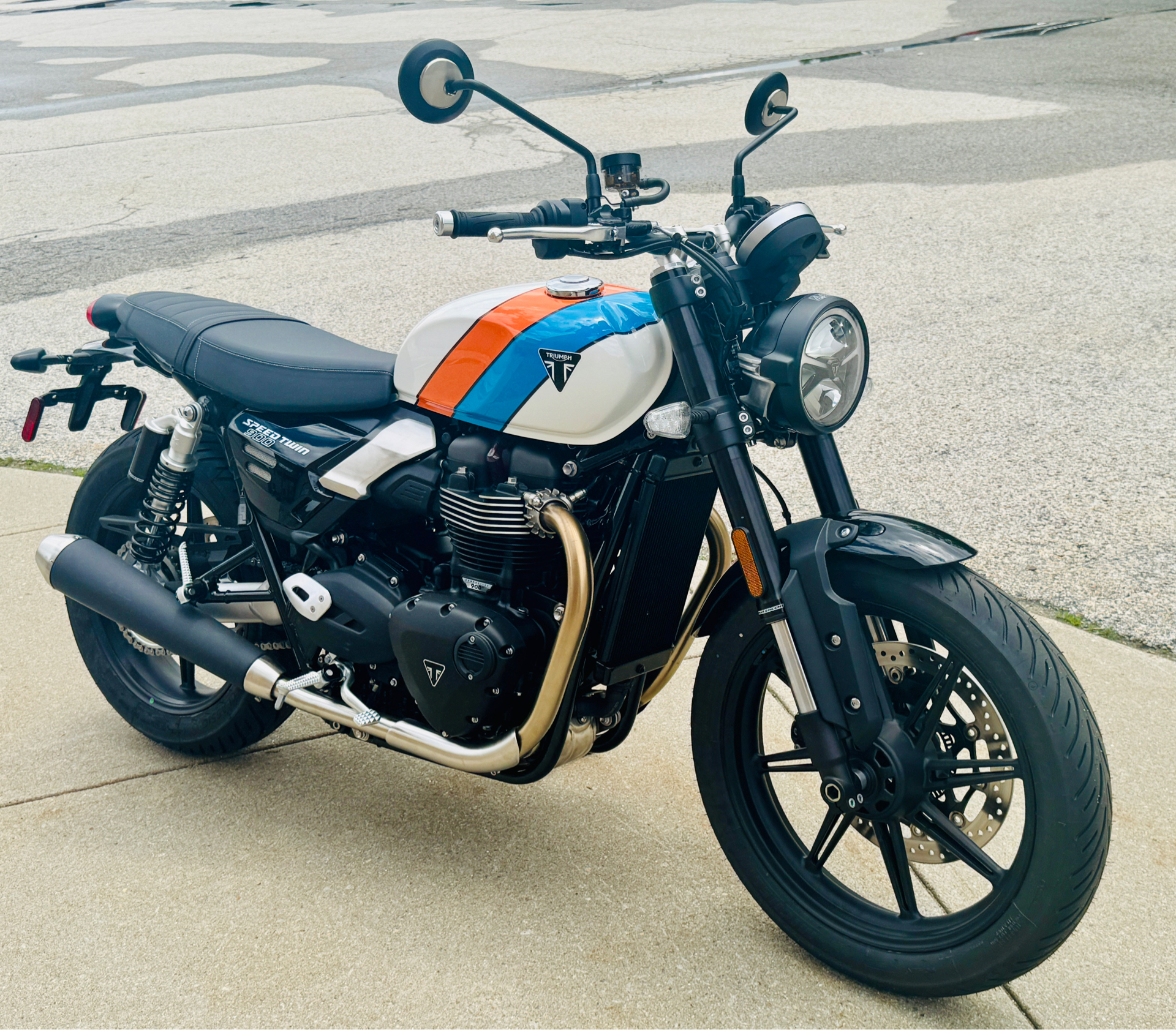 2025 Triumph Speed Twin 900 in Manchester, New Hampshire - Photo 7