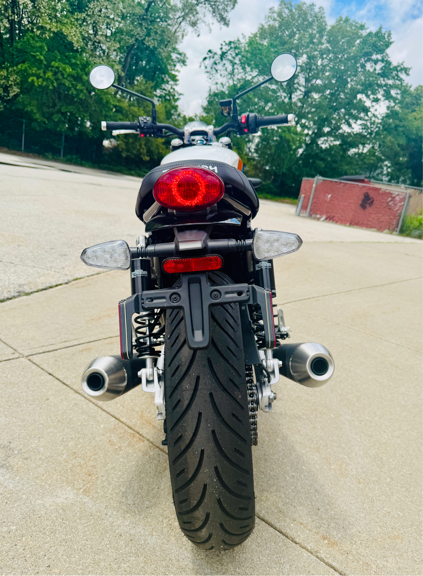 2025 Triumph Speed Twin 900 in Manchester, New Hampshire - Photo 9