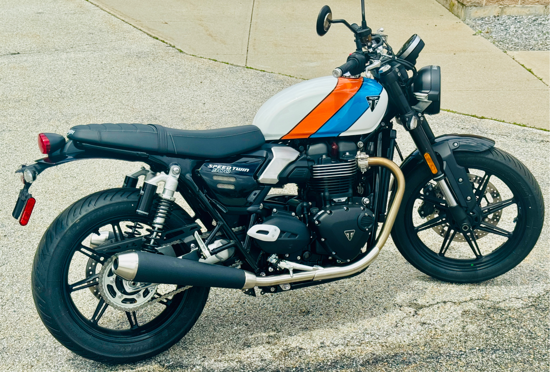 2025 Triumph Speed Twin 900 in Manchester, New Hampshire - Photo 5
