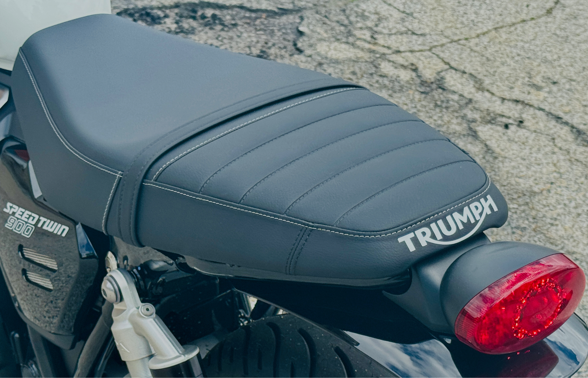 2025 Triumph Speed Twin 900 in Manchester, New Hampshire - Photo 16