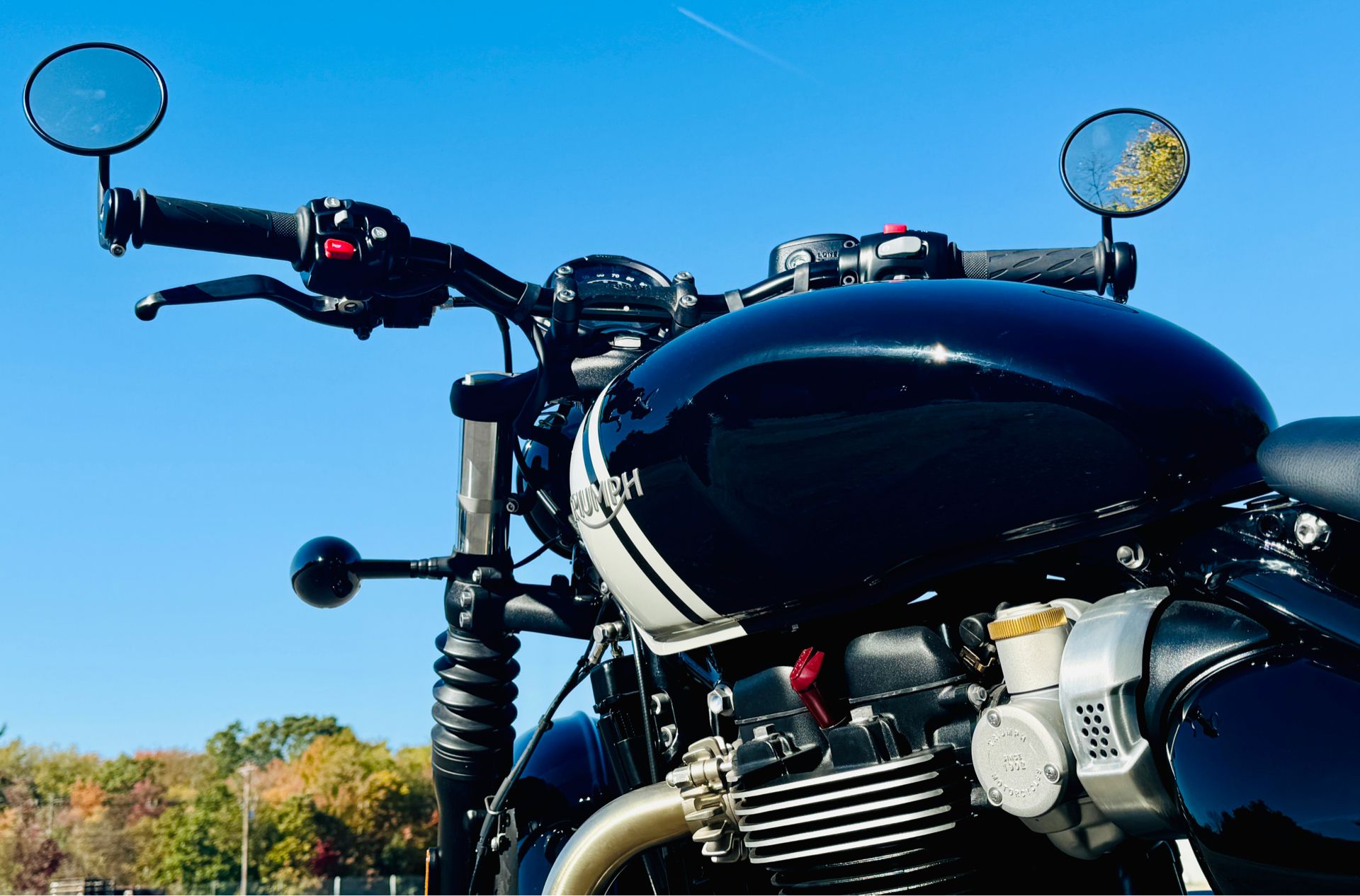 2024 Triumph Bonneville Bobber in Manchester, New Hampshire - Photo 24