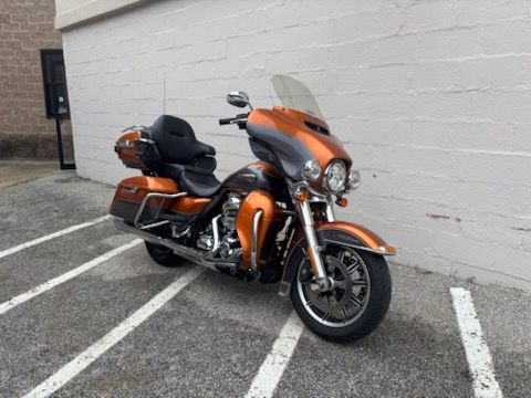 2015 Harley-Davidson Electra Glide® Ultra Classic® in Manchester, New Hampshire - Photo 2