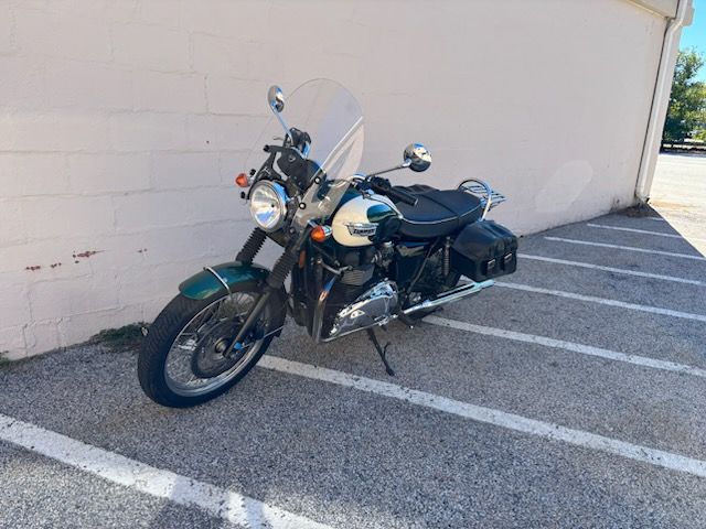 2011 Triumph Bonneville T100 in Manchester, New Hampshire - Photo 5