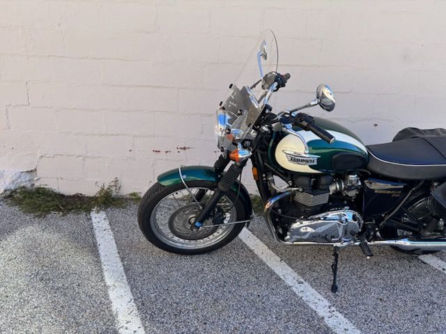2011 Triumph Bonneville T100 in Manchester, New Hampshire - Photo 10