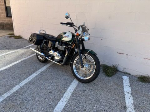2011 Triumph Bonneville T100 in Manchester, New Hampshire - Photo 2