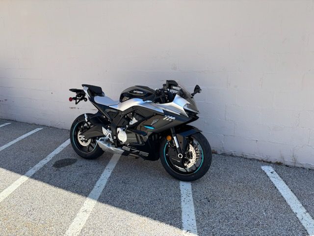 2025 CFMOTO 675SS in Manchester, New Hampshire - Photo 2