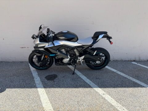 2025 CFMOTO 675SS in Manchester, New Hampshire - Photo 4