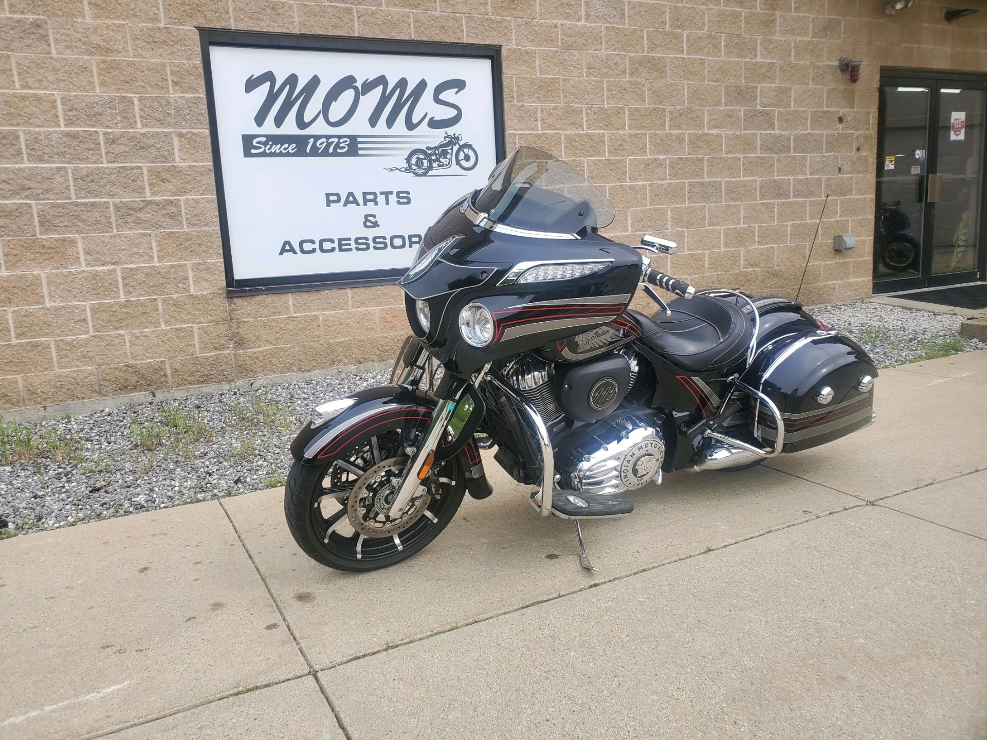 2018 Indian Motorcycle Chieftain® Limited ABS in Manchester, New Hampshire - Photo 6
