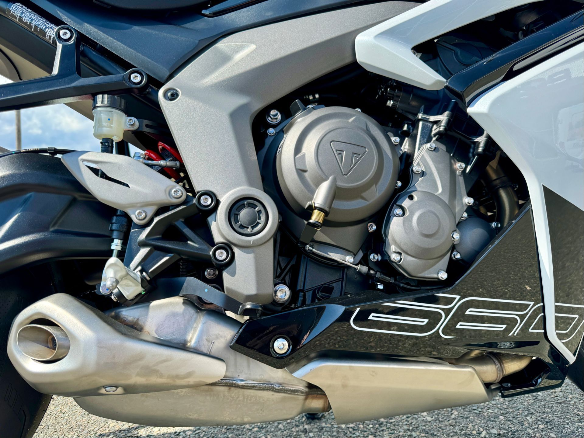 2025 Triumph Daytona 660 in Manchester, New Hampshire - Photo 10