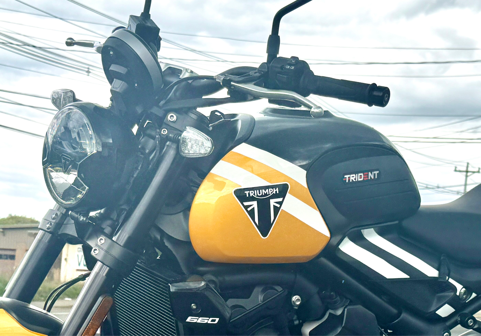 2025 Triumph Trident 660 in Manchester, New Hampshire - Photo 11