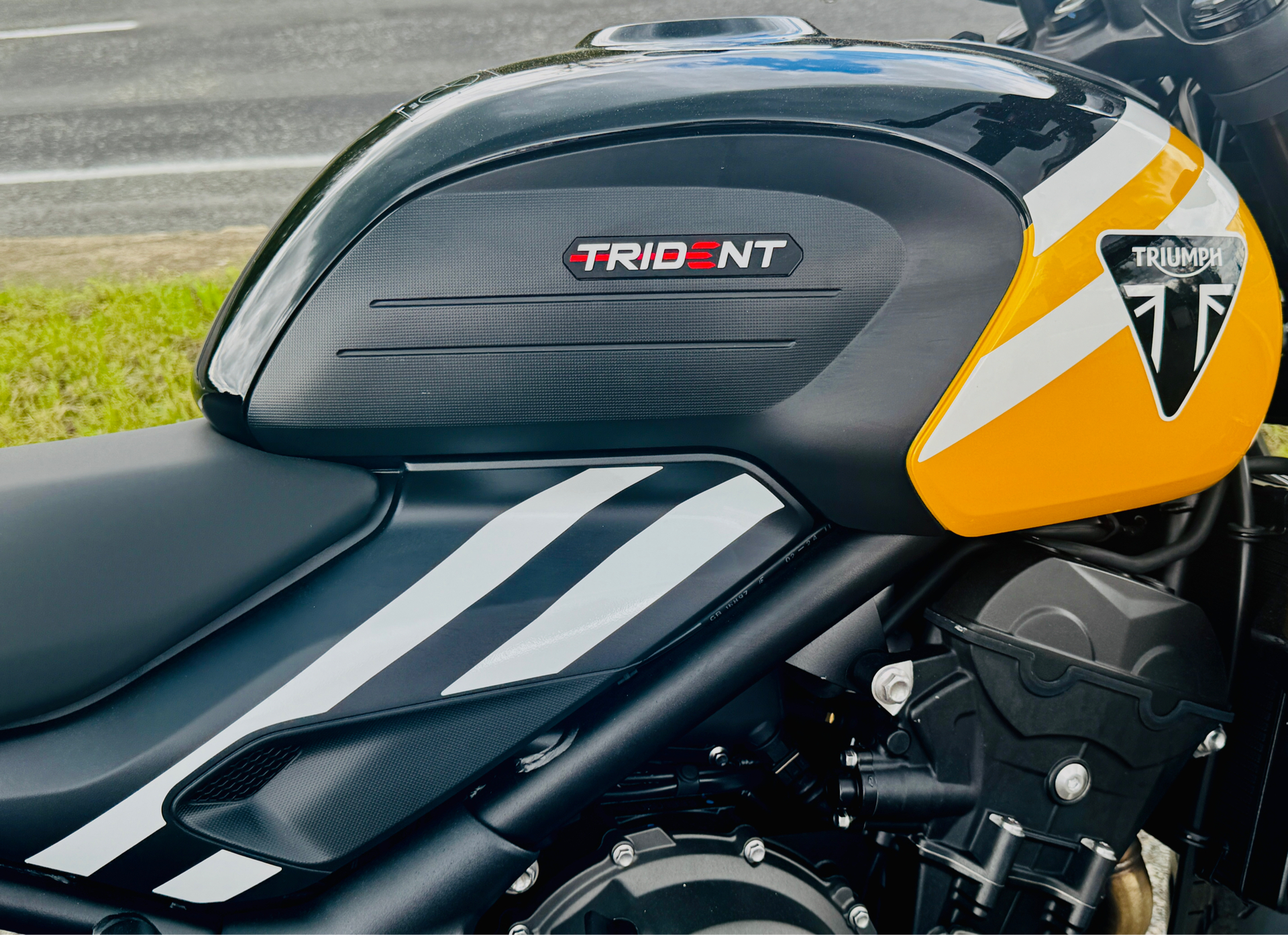 2025 Triumph Trident 660 in Manchester, New Hampshire - Photo 20