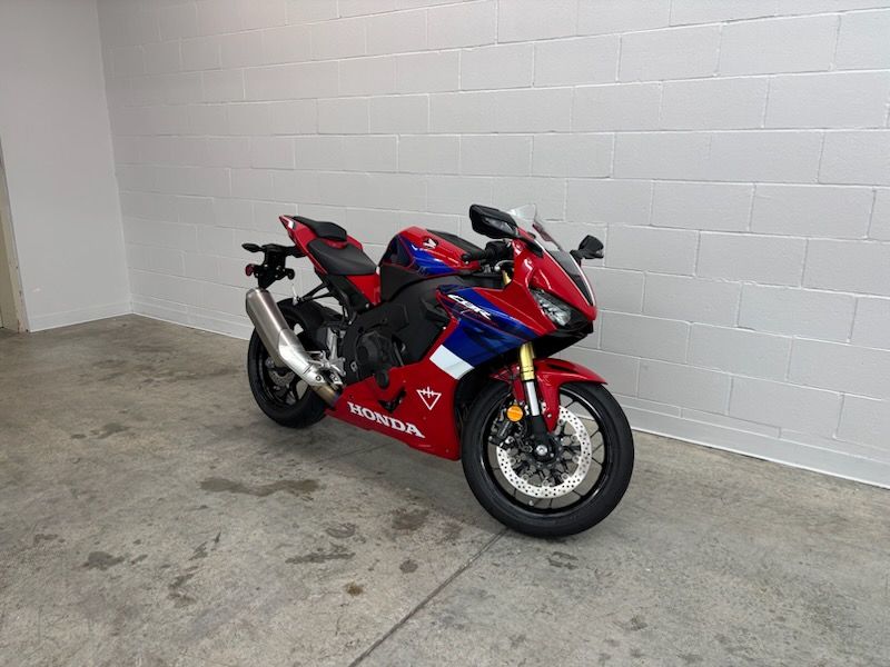 2024 Honda CBR1000RR ABS in Manchester, New Hampshire - Photo 2